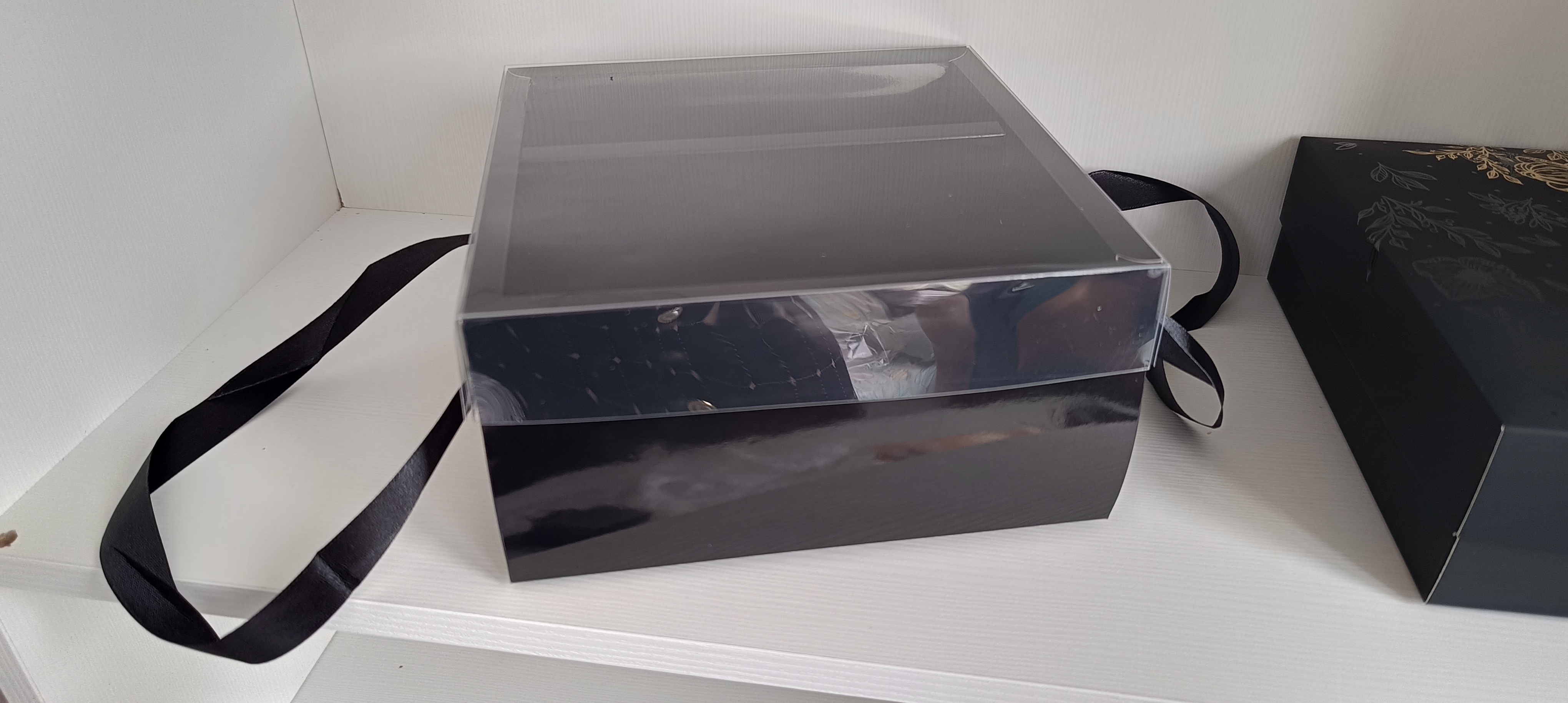 Фотография покупателя товара Коробка подарочная складная, упаковка, «Чёрная», 20 х 20 х 10 см - Фото 5