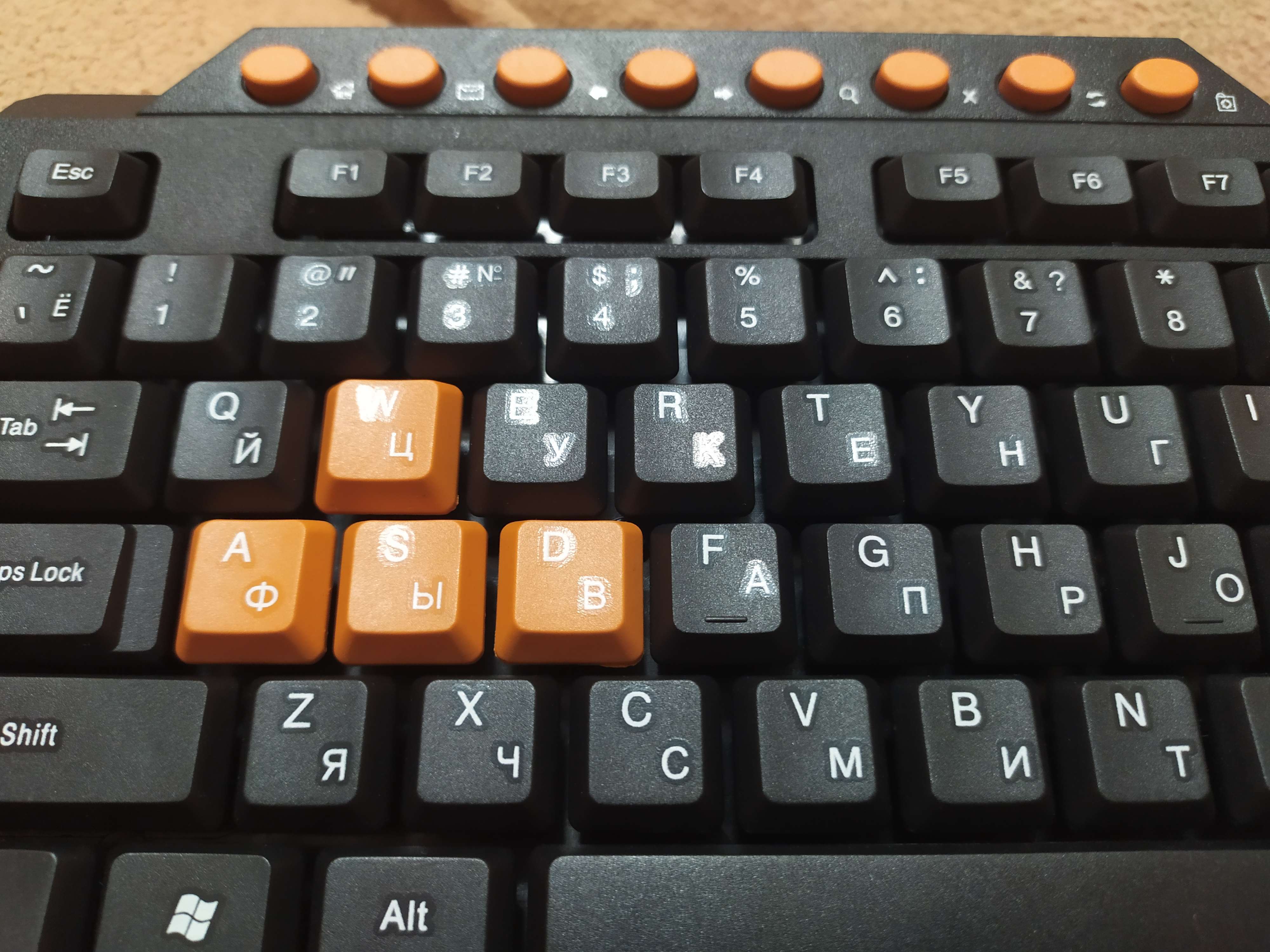 Фотография покупателя товара Клавиатура Ritmix RKB-151, игровая, проводная, мембранная, 104+16  клавиш, USB, чёрная