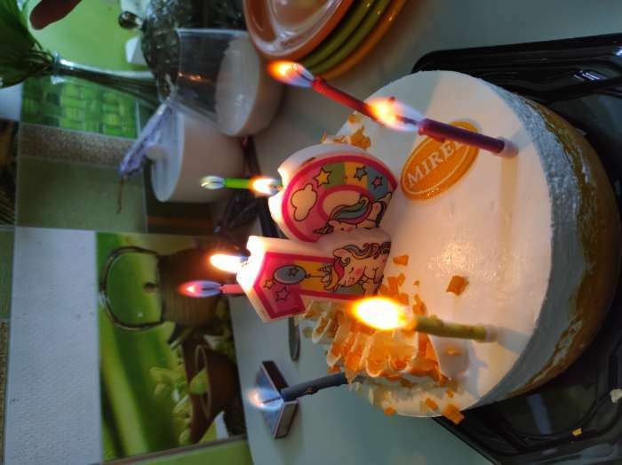 Фотография покупателя товара Набор свечей в торт 6 штук, с цветным пламенем, 6 см - Фото 3