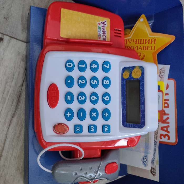 Фотография покупателя товара Обучающая касса-калькулятор «Учимся и играем», игрушечная, с аксессуарами, световые и звуковые эффекты - Фото 5