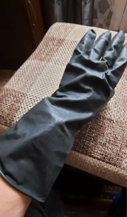 Фотография покупателя товара Перчатки хозяйственные Доляна, латексные, 50 гр, размер S, цвет чёрный - Фото 3