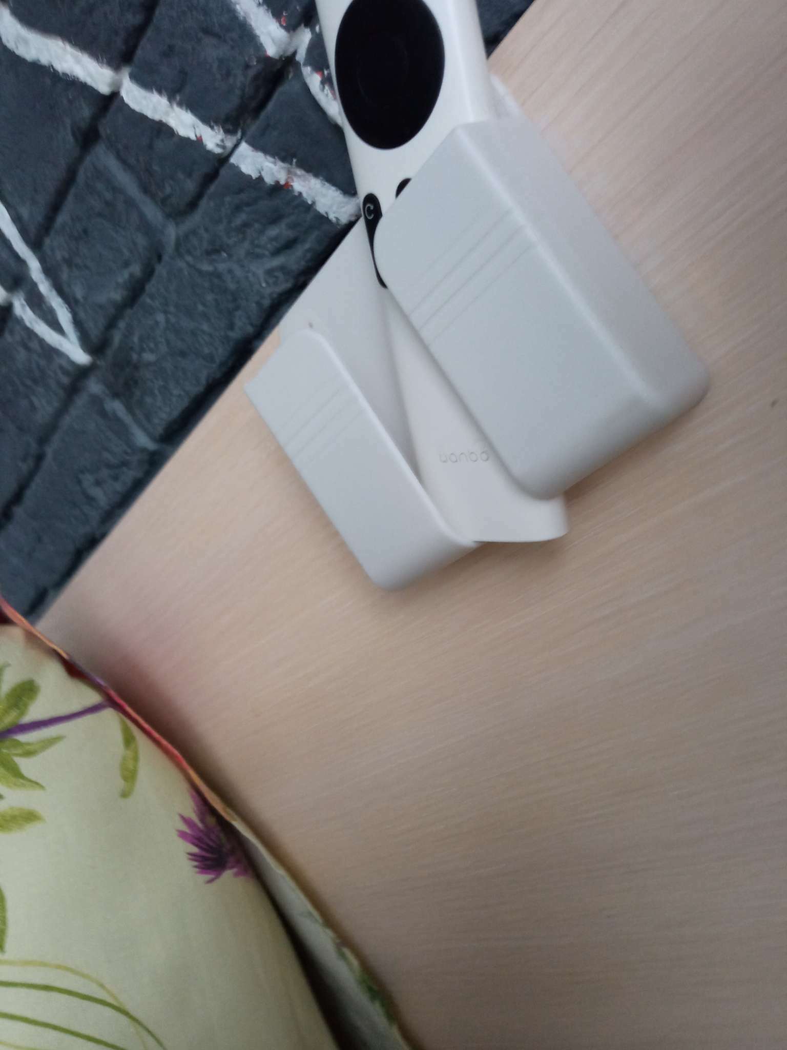 Фотография покупателя товара Настенный держатель для телефона, 10×8,7×2,8 см, цвет белый - Фото 2
