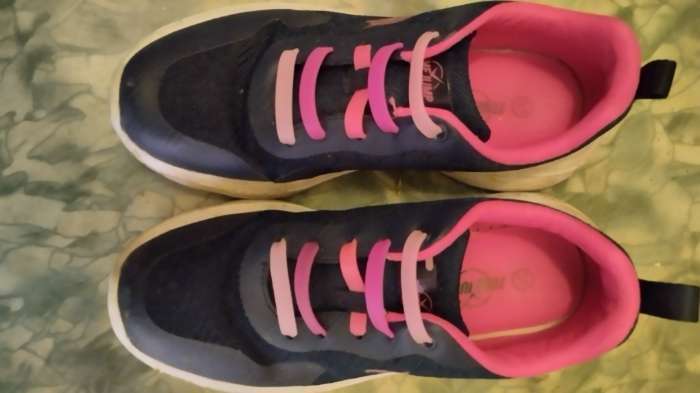 Фотография покупателя товара Набор шнурков для обуви, 6 шт, силиконовые, плоские, светящиеся в темноте, 13 мм, 9 см, цвет нежно-розовый