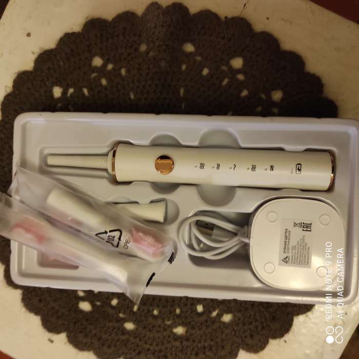 Фотография покупателя товара Электрическая зубная щётка Luazon LP-002, вибрационная, 31000 дв/мин, 4 насадки, АКБ, белая