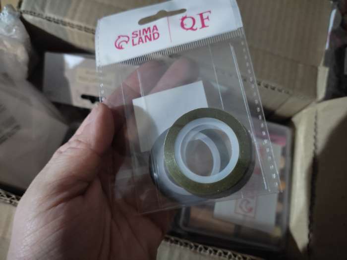 Фотография покупателя товара Лента клеевая для декора ногтей «Блёстки», 3 шт., 1 мм, 18 м, серебристая, золотистая, бронзовая - Фото 1