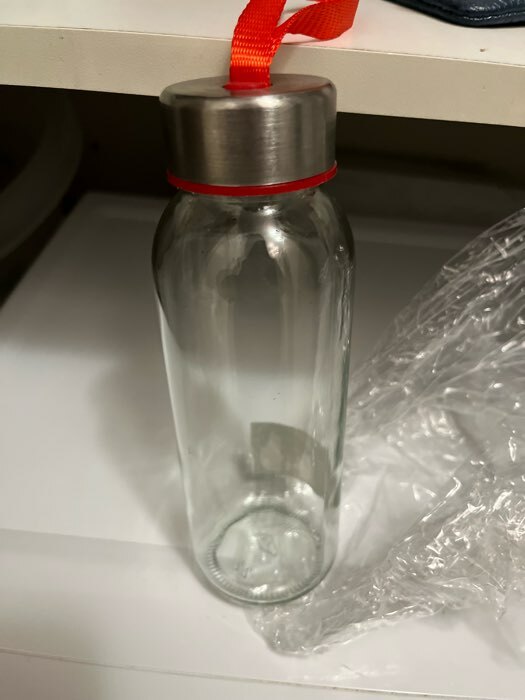Фотография покупателя товара Бутылка для воды «Лидо», 400 мл, h=18 см, стекло, ремешок МИКС - Фото 5