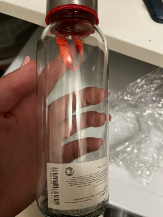 Фотография покупателя товара Бутылка для воды «Лидо», 400 мл, h=18 см, стекло, ремешок МИКС - Фото 3