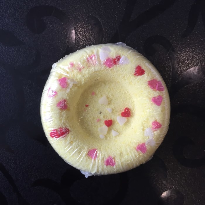 Фотография покупателя товара Бомбочка для ванн «Медовый пончик», 60 г - Фото 3