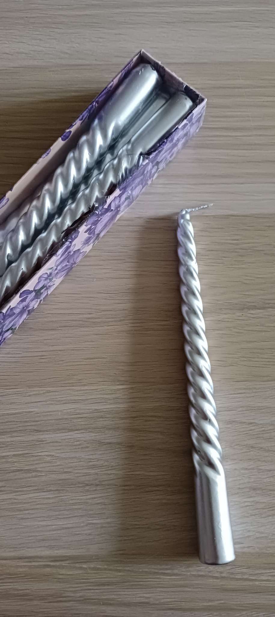 Фотография покупателя товара Набор свечей античных, 1.9×20 см, 6 шт., чёрный металлик - Фото 3