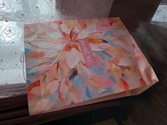 Фотография покупателя товара Пакет подарочный ламинированный, упаковка, «Палитра цвета», 40 х 49 х 15 см - Фото 1
