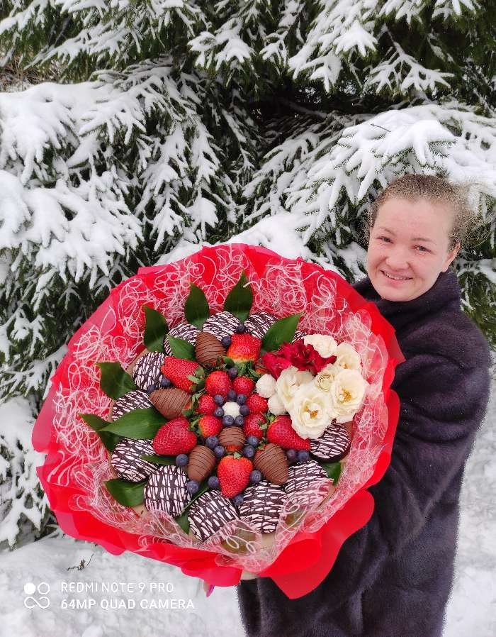 Фотография покупателя товара Пленка для цветов "Однотонная" красный, 0,58 х 10 м - Фото 3