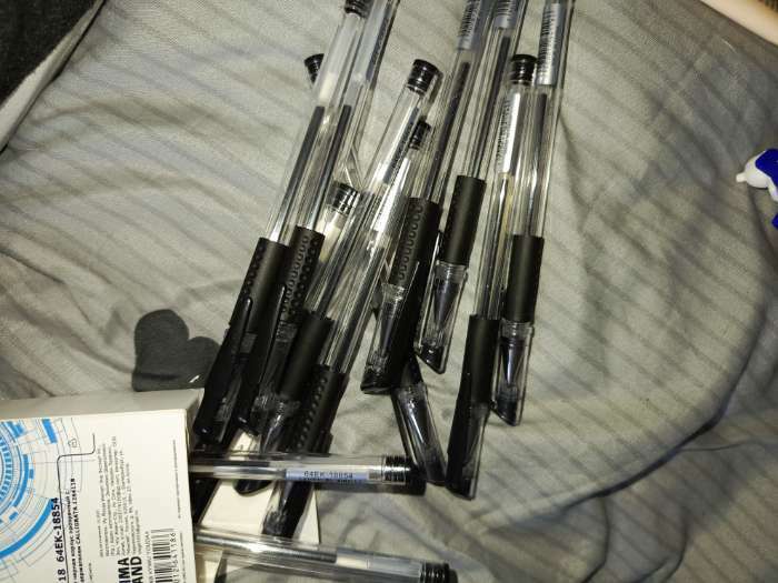 Фотография покупателя товара Ручка гелевая, 0.5 мм, чёрный стержень, прозрачный корпус, с резиновым держателем - Фото 2