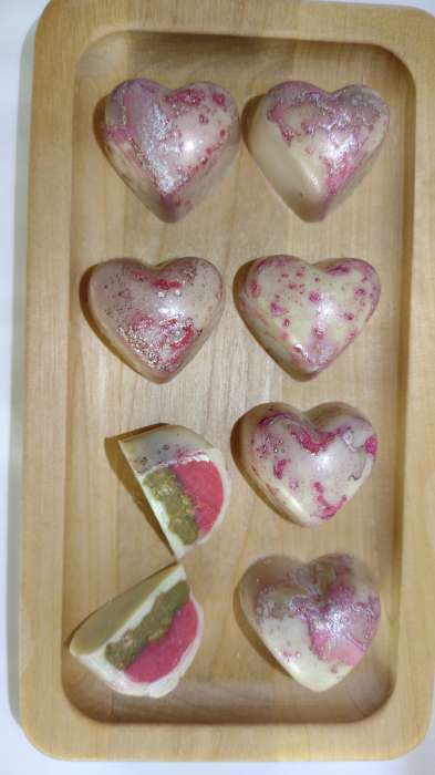 Фотография покупателя товара Форма для шоколада KONFINETTA «Сердца», 27,5×13,5 см, 21 ячейка (2×3 см) - Фото 1