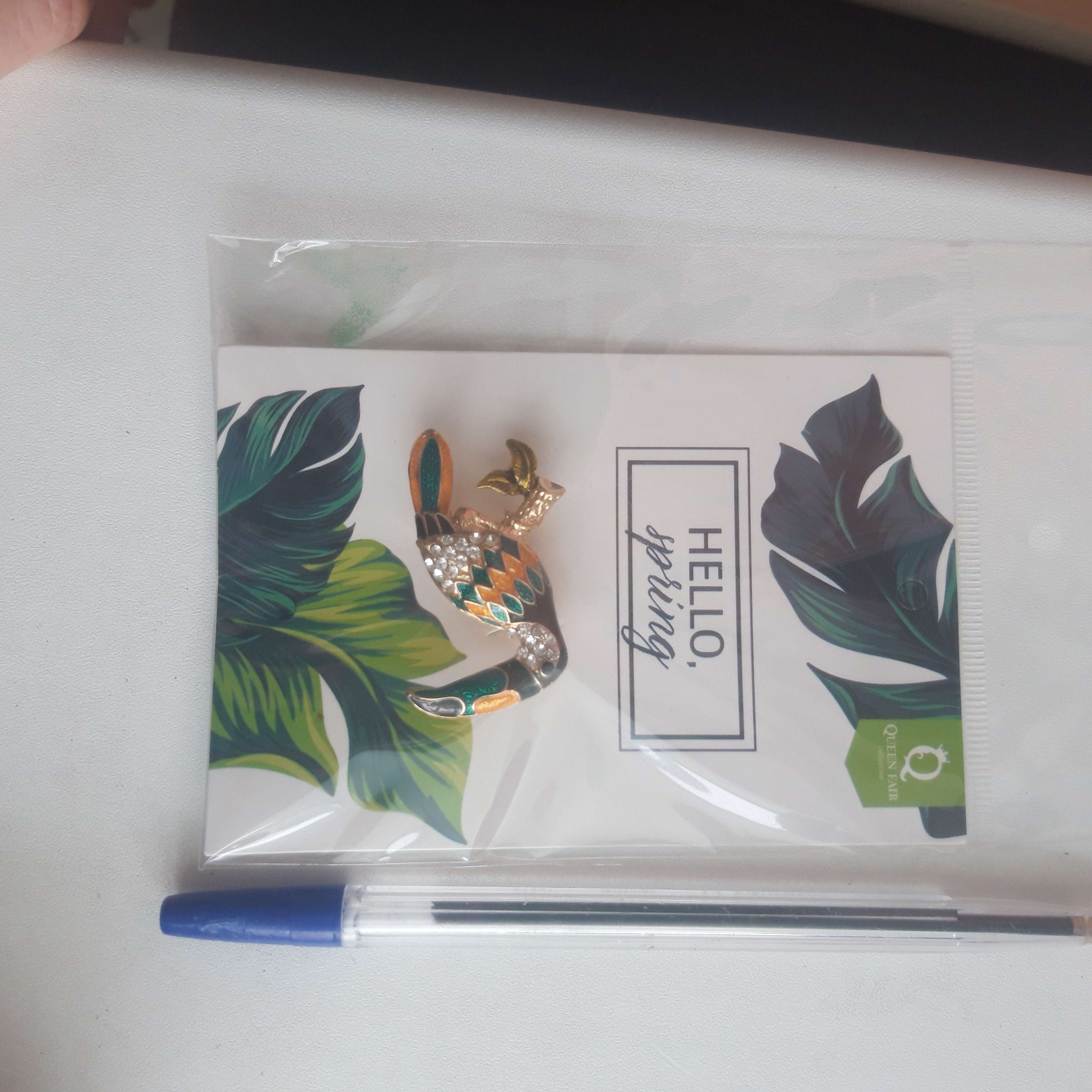 Фотография покупателя товара Брошь «Тукан» тропический, цветная в золоте - Фото 2