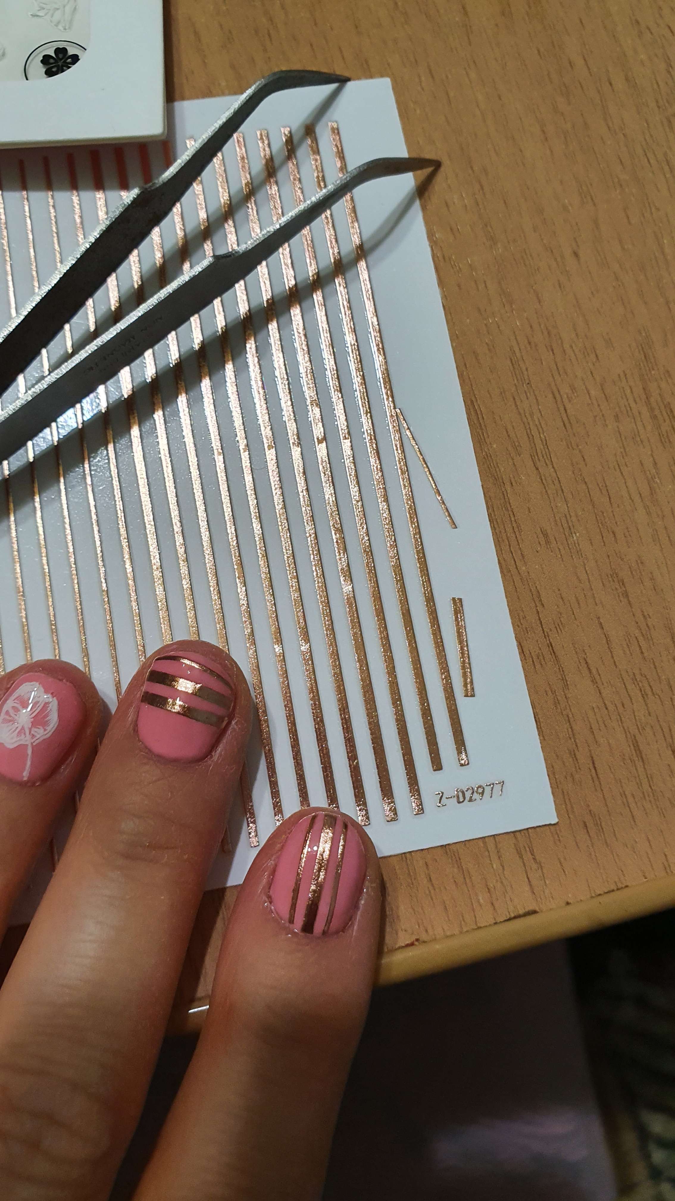 Фотография покупателя товара Наклейки для ногтей «Полоски», металлизированные, цвет розовое золото
