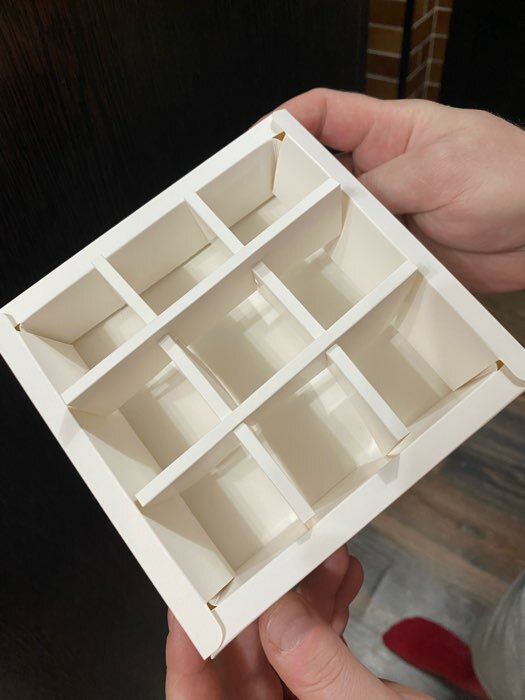 Фотография покупателя товара Коробка складная под 9 конфет, белая, 13,8 х 13,8 х 3,8 см - Фото 24