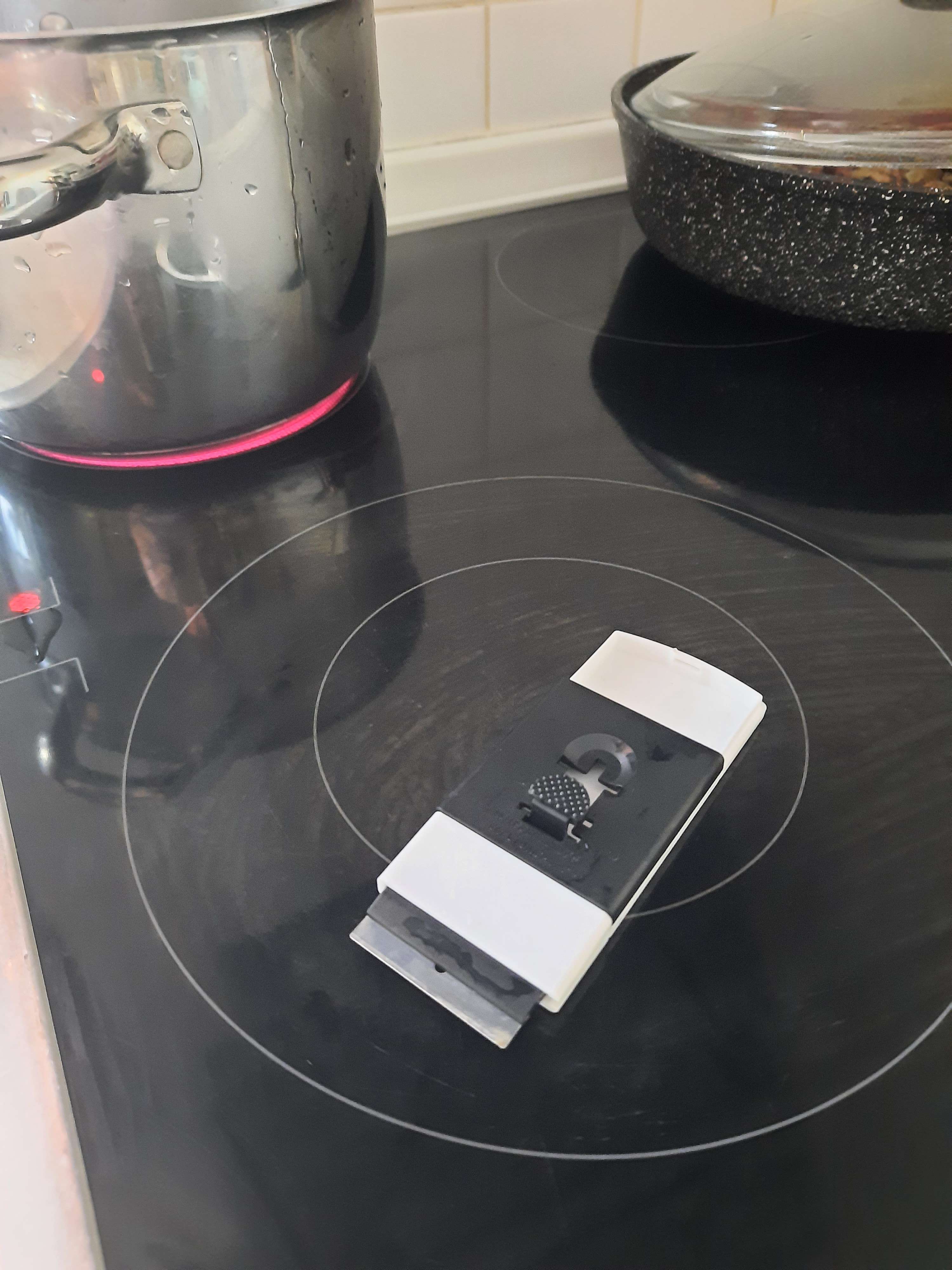 Фотография покупателя товара Чудо скребок для чистки стеклокерамики Unicum, 1 шт. + 2 шт. запасных лезвия - Фото 1
