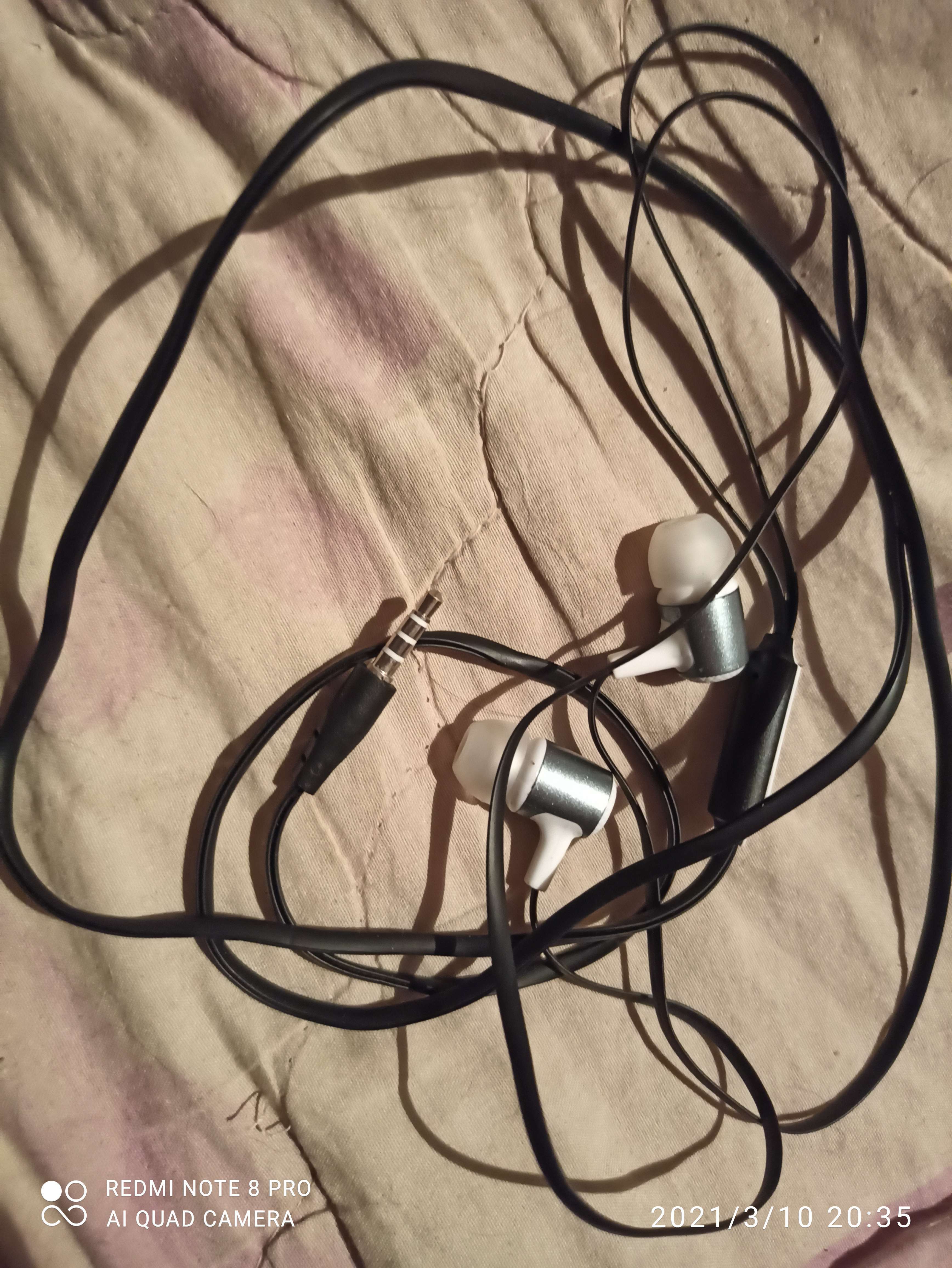 Фотография покупателя товара Наушники LuazON W-03, вакуумные, микрофон, плоский провод, черный - Фото 2