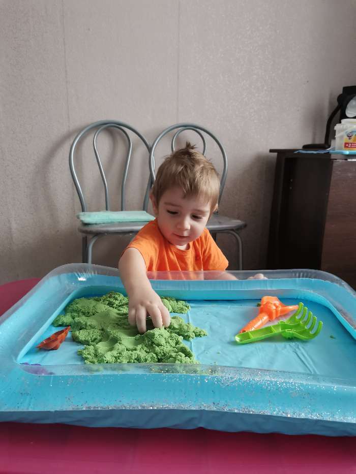 Фотография покупателя товара Надувная песочница для детской площадки, с блёстками, 60х45 см, цвет сиреневый - Фото 6