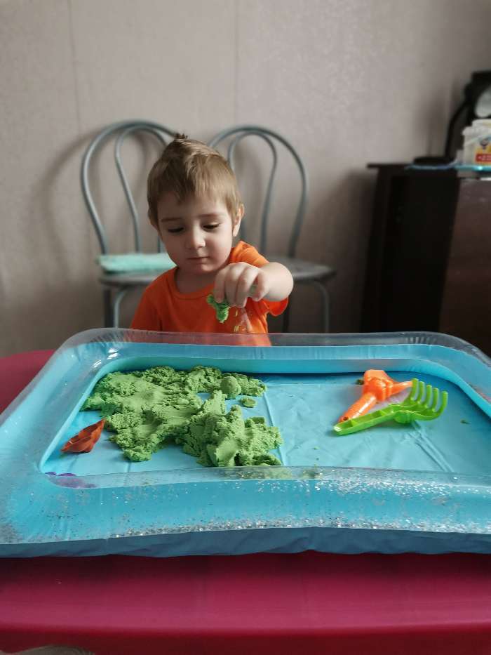 Фотография покупателя товара Надувная песочница для детской площадки, с блёстками, 60х45 см, цвет сиреневый - Фото 5
