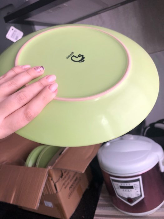 Фотография покупателя товара Набор тарелок керамических Доляна «Пастель», 18 предметов: 6 тарелок d=19 см, 6 тарелок d=27 см, 6 мисок d=19 см, цвет зелёный - Фото 7
