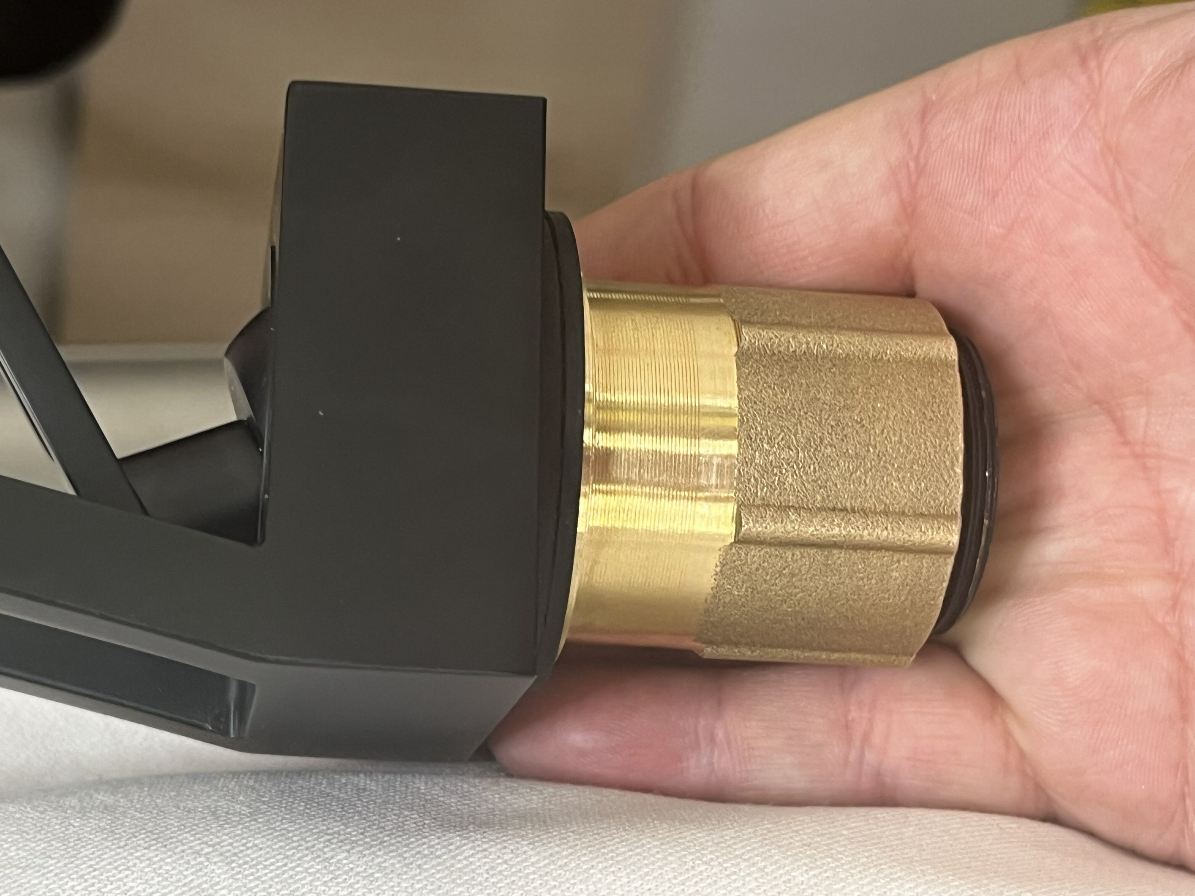 Фотография покупателя товара Смеситель для раковины ZEIN Z3884, однорычажный, интерьерный, высота 15 см, латунь, черный - Фото 1