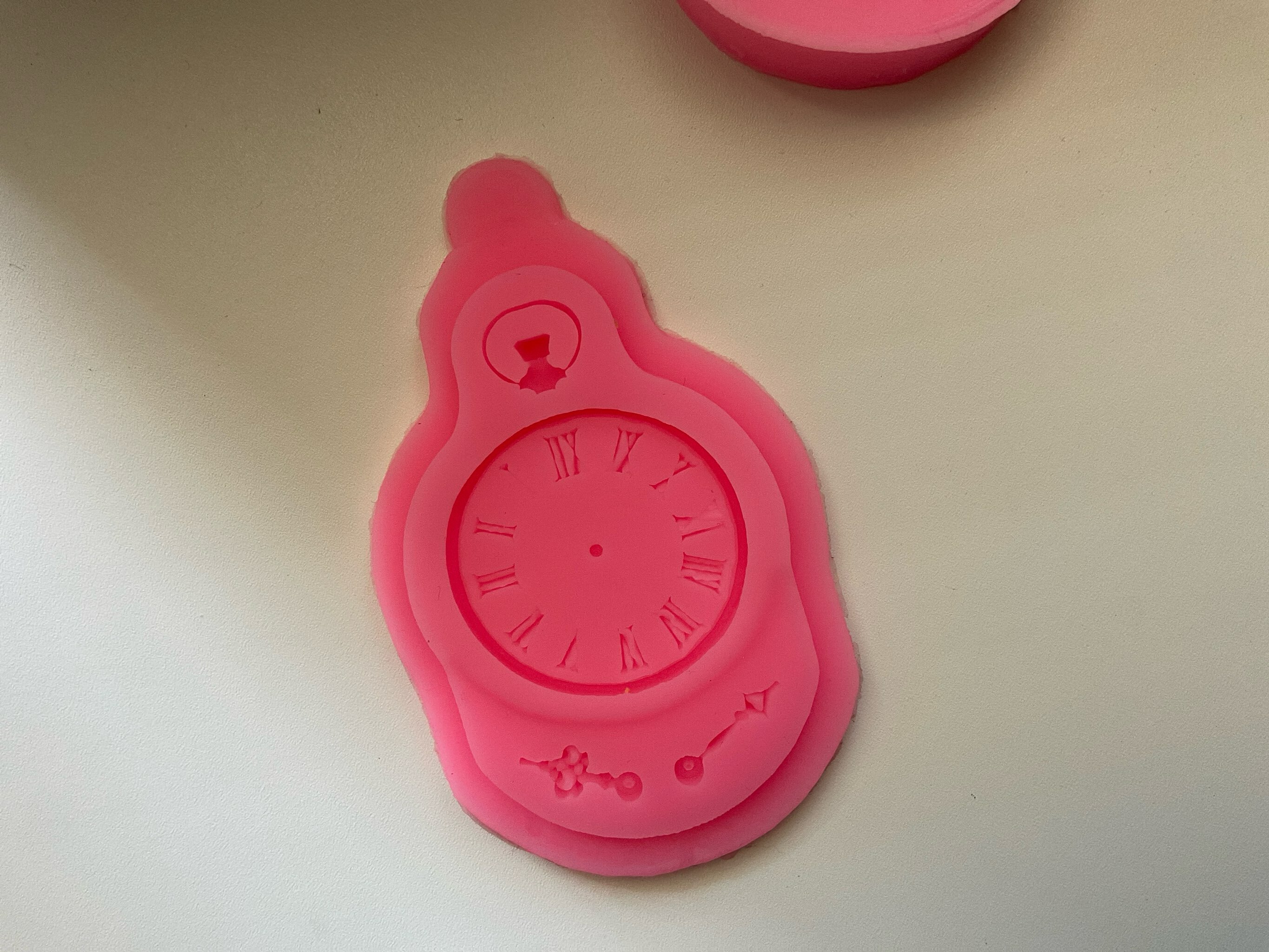 Фотография покупателя товара Силиконовый молд Доляна «Часы», 11×7 см, цвет МИКС - Фото 1