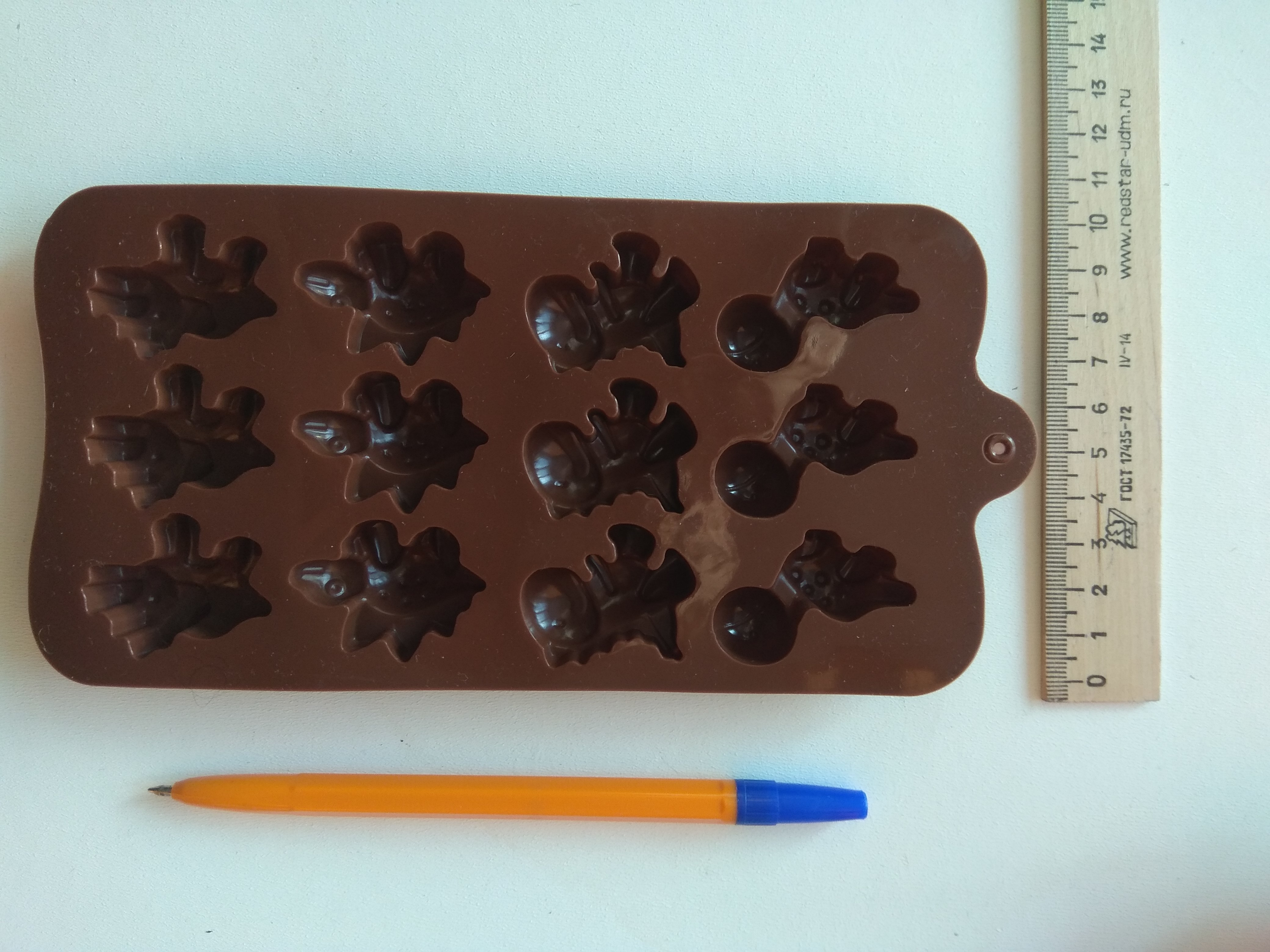Фотография покупателя товара Форма для украшений Доляна «Дино», силикон, 21×11×2 см, 12 ячеек (4×2,5×2 см), цвет коричневый