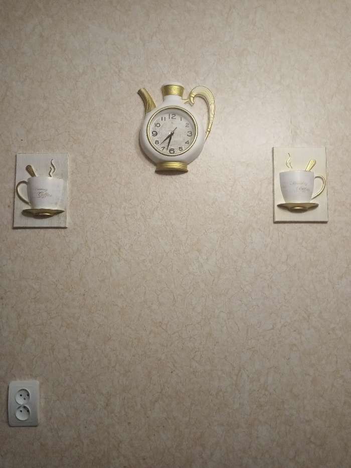 Фотография покупателя товара Часы настенные интерьерные для кухни "Сангино", бесшумные, 26.5 х 24 см, d-13 см, белые, АА - Фото 5