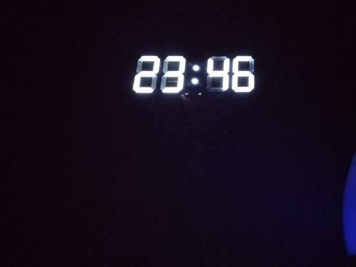 Фотография покупателя товара Часы электронные настольные "Цифры", с подвесом, белая индикация, 9 х 3 х 23 см, от USB - Фото 10