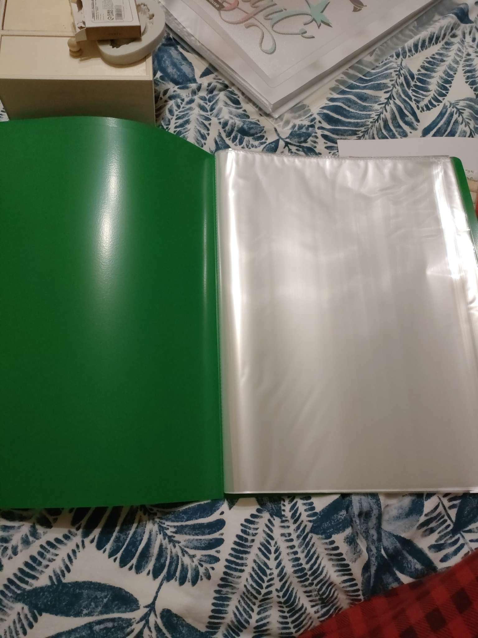 Фотография покупателя товара Папка с 60 вкладышами А4, 500 мкм, Calligrata, текстура "песок", зелёная - Фото 1