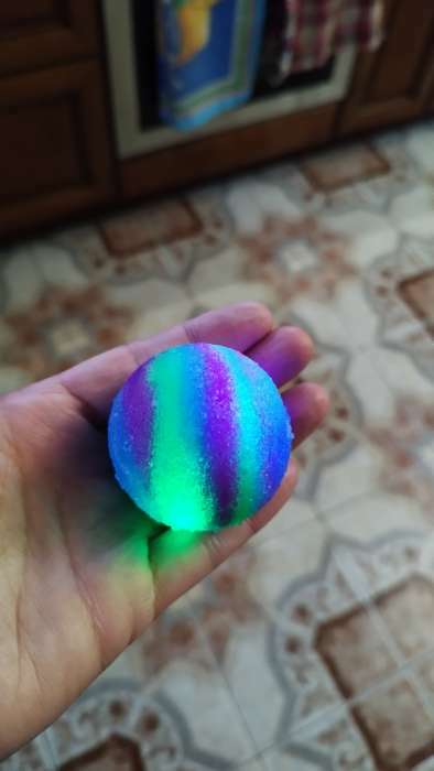 Фотография покупателя товара Набор для опытов, 1 форма, 3 цвета «Прыгающий мяч светящийся» Тачки