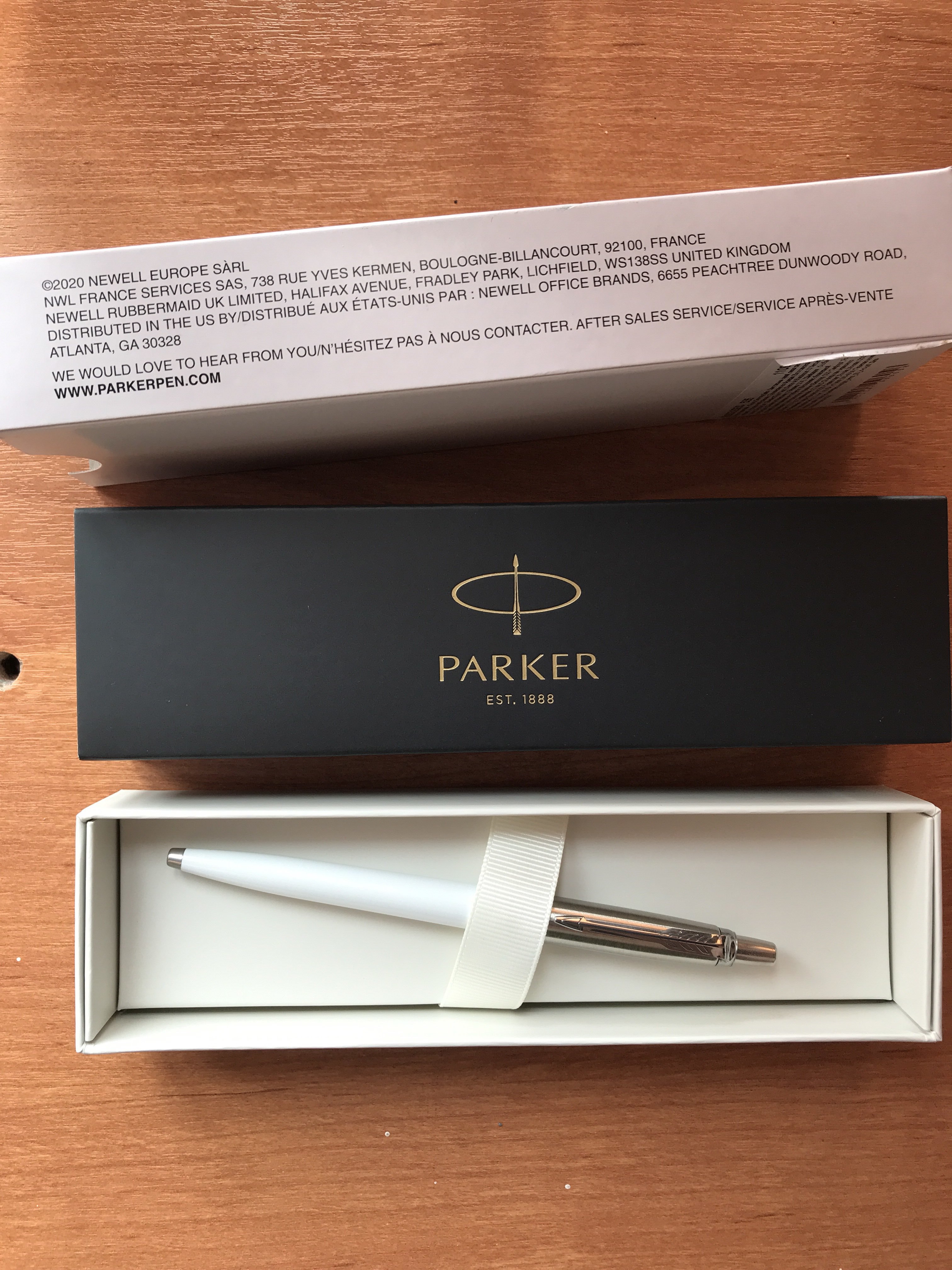Фотография покупателя товара Ручка шариковая Parker Jotter K60 белый M, корпус из нержавеющей стали, синие чернила - Фото 1