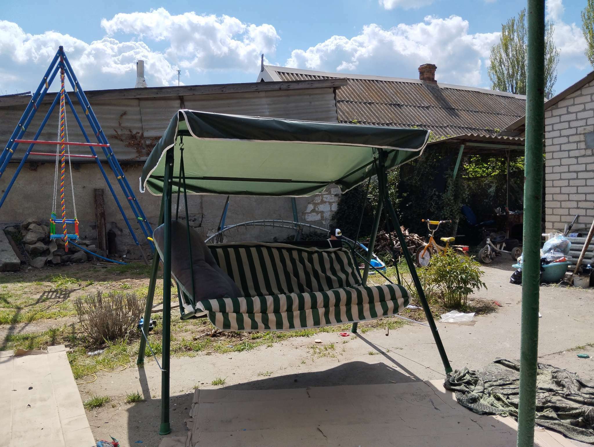 Фотография покупателя товара Качели садовые «Адлер», 175×150×120 см, максимальная нагрузка 150 кг, зелёные - Фото 8