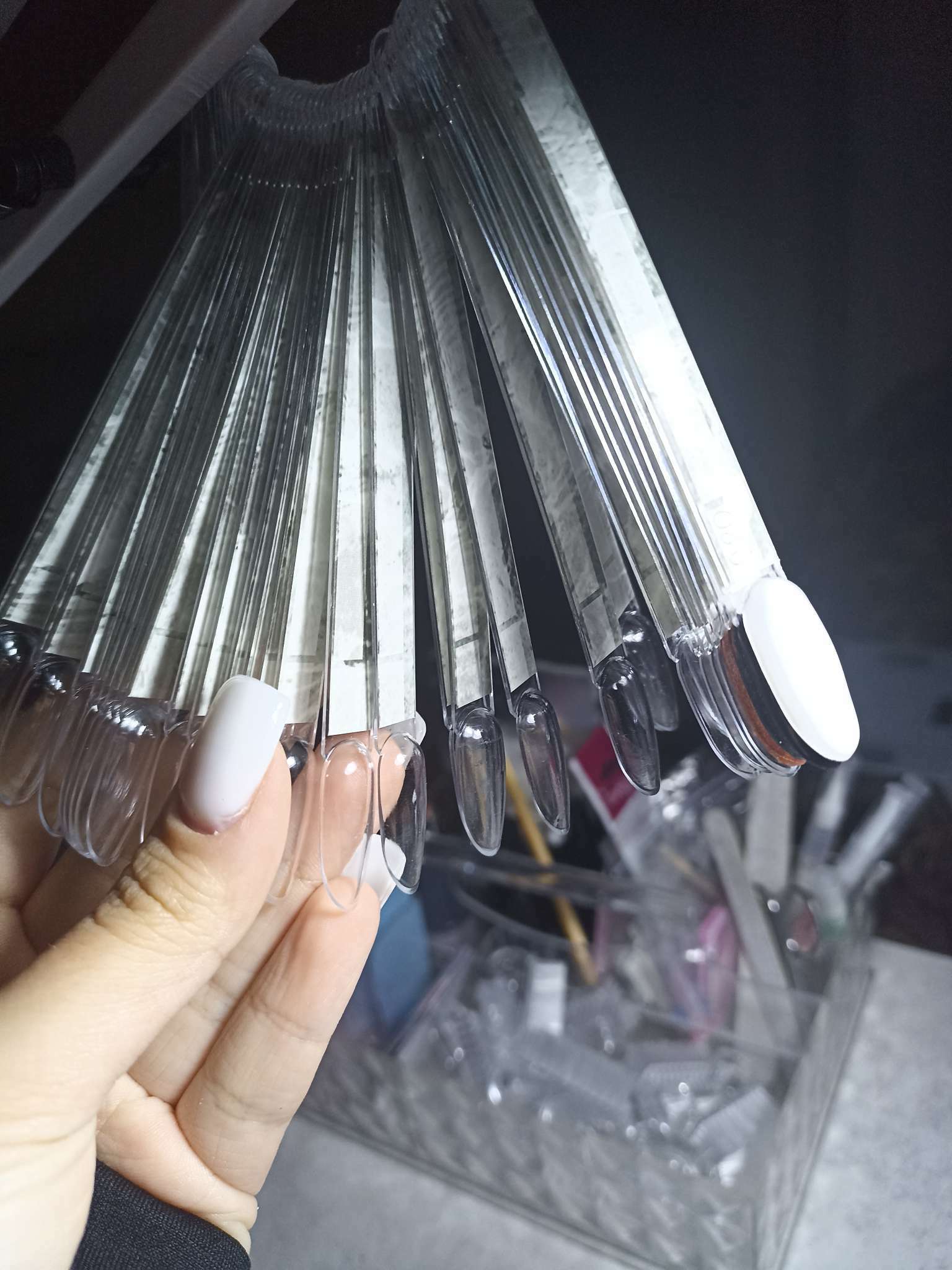 Фотография покупателя товара Палитра для лаков на кольце, 50 ногтей, форма овал, прозрачная - Фото 3