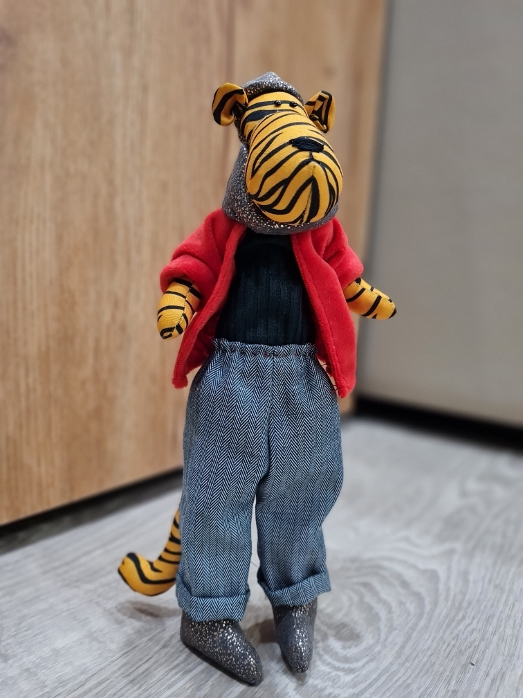 Фотография покупателя товара Набор для шитья. Мягкая игрушка «Тигр Ричард», 25 см - Фото 3