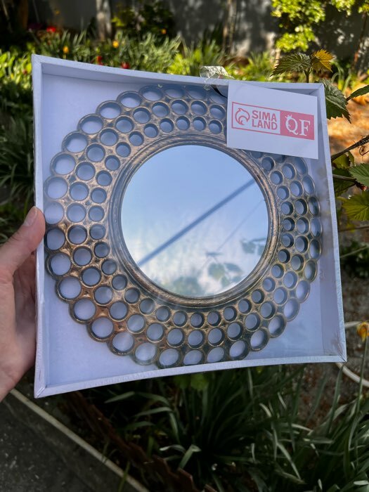 Фотография покупателя товара Зеркало настенное «Винтаж», d зеркальной поверхности 13 см, цвет «состаренное золото»