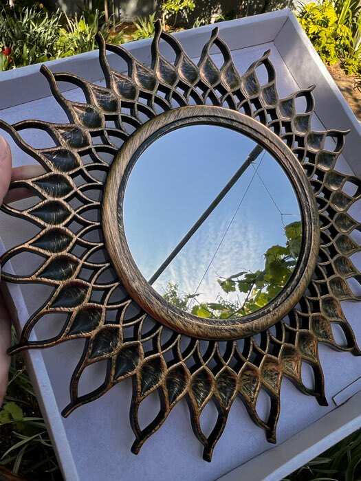 Фотография покупателя товара Зеркало настенное «Солнце», d зеркальной поверхности 10,5 см, цвет «беленое золото» - Фото 1