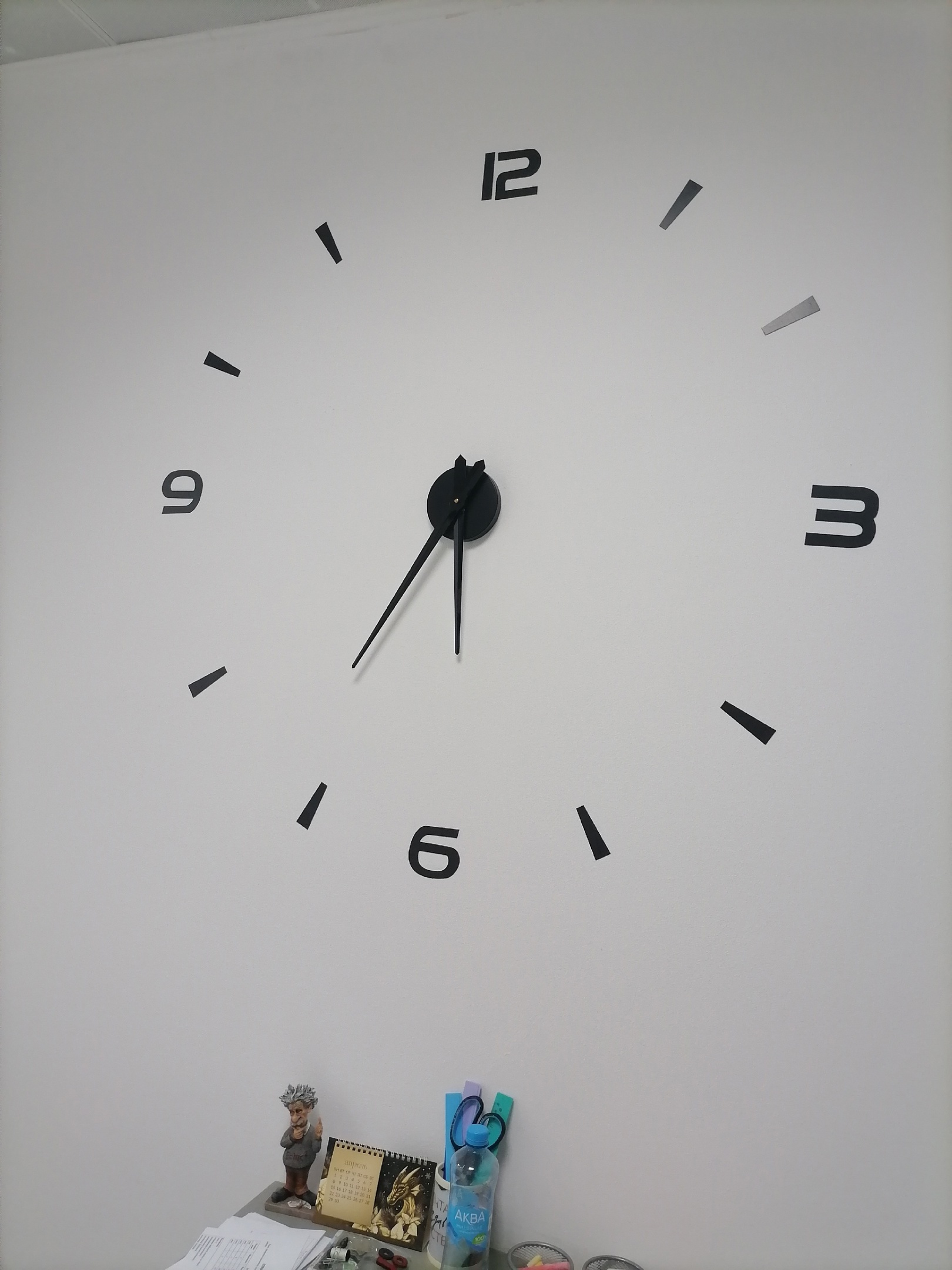 Фотография покупателя товара Часы-наклейка, серия: DIY, "Кавалье", плавный ход, d-120 см, 1 АА, черные - Фото 1