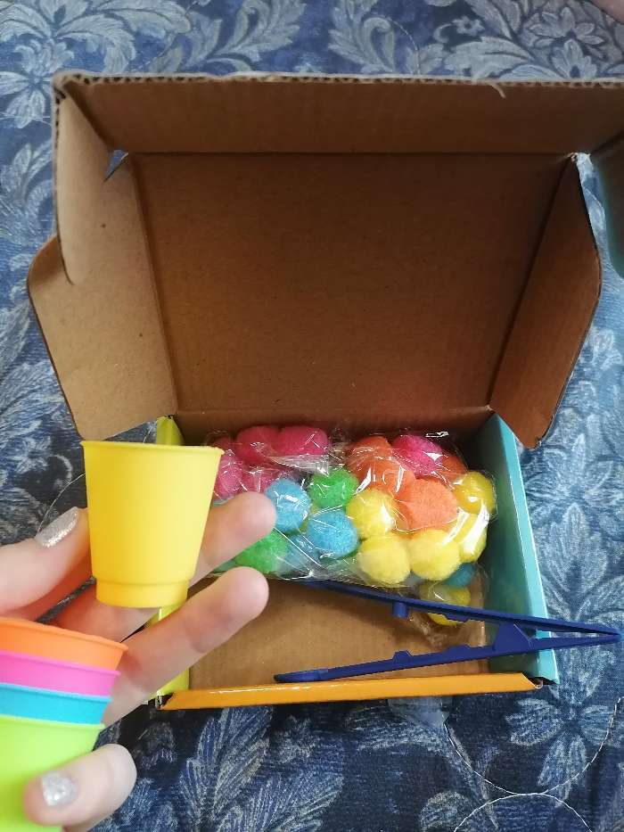 Фотография покупателя товара Набор для сортировки «Сортер-стаканчики: Цветные бомбошки» с пинцетом, по методике Монтессори - Фото 36