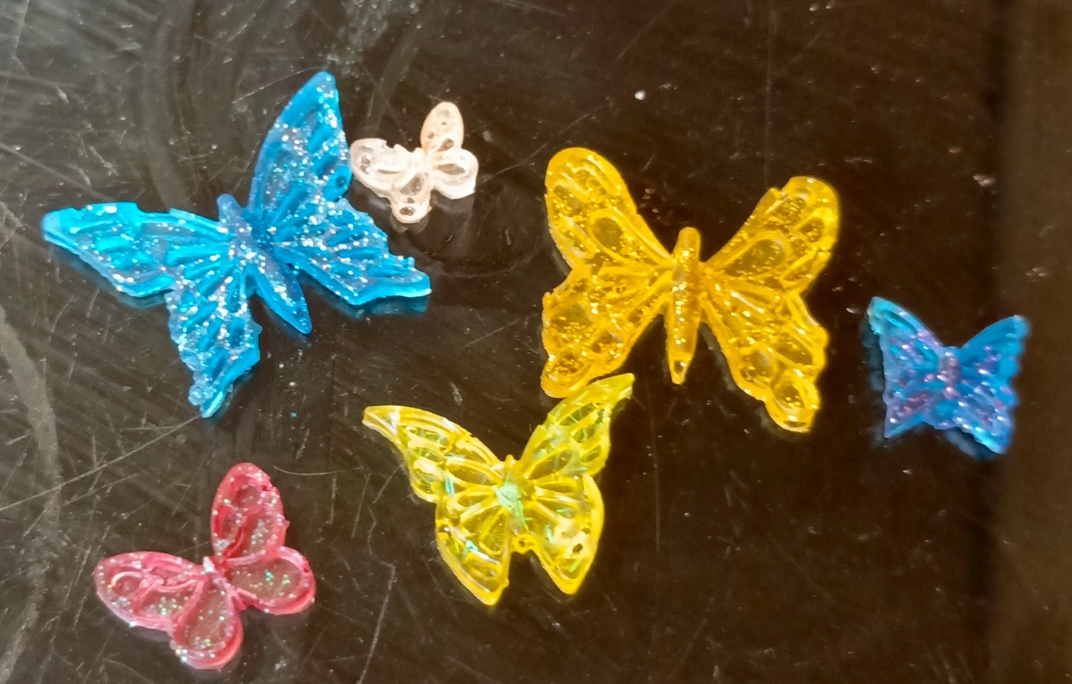 Фотография покупателя товара Молд Доляна «Шесть бабочек», силикон, 8,4×7,5 см, цвет МИКС - Фото 1