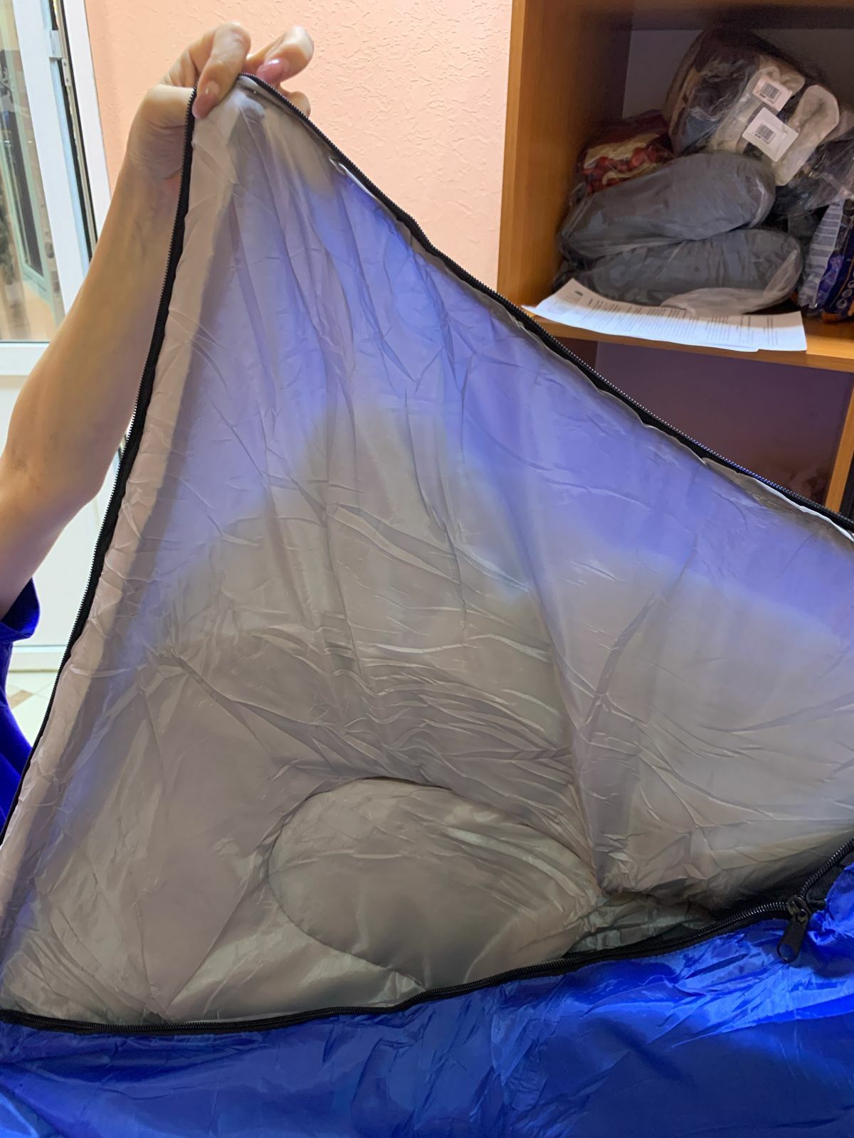 Фотография покупателя товара Спальный мешок туристический, 220 х 75 см, до -20 градусов, 700 г/м2, синий
