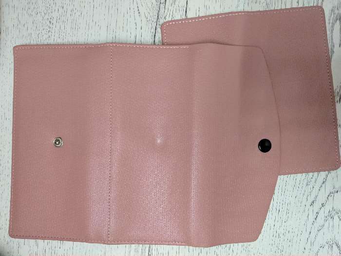 Фотография покупателя товара Кошелёк женский, 2 отдела на клапане, цвет розовый