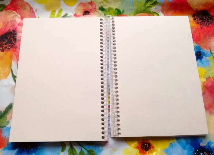 Фотография покупателя товара Скетчбук А5, 64 листа на гребне "Лиса", твёрдая обложка, глянцевая ламинация, блок 100 г/м2 - Фото 2