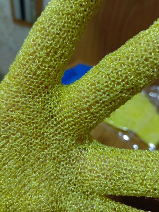 Фотография покупателя товара Мочалка-перчатка массажная Доляна, 14×18 см, однотонная, цвет МИКС - Фото 13