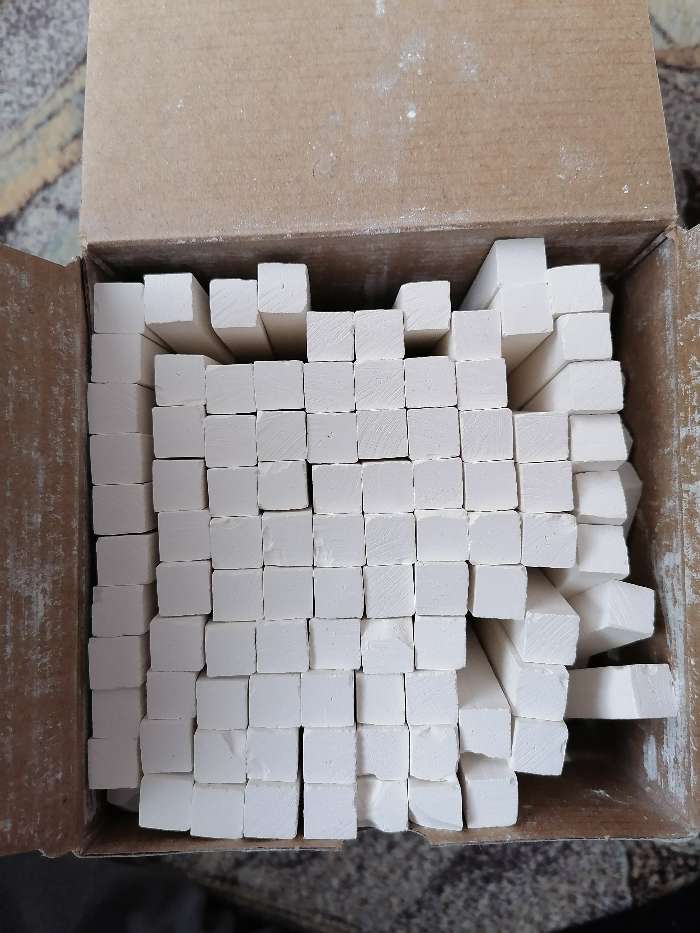 Фотография покупателя товара Мелки для рисования "Гамма", белые, 100 штук, мягкие, квадратная форма, картонная коробка - Фото 1