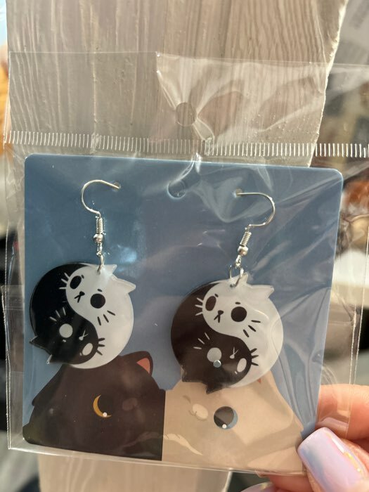 Фотография покупателя товара Серьги акриловые «Инь-ян» котики, цвет чёрно-белый - Фото 1