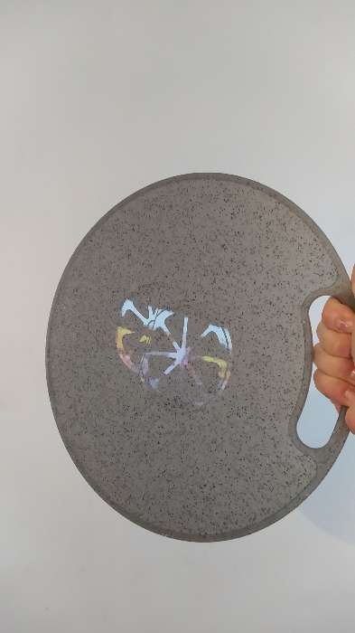 Фотография покупателя товара Доска разделочная пластиковая круглая «Эко», d=31 см, цвет серый - Фото 2