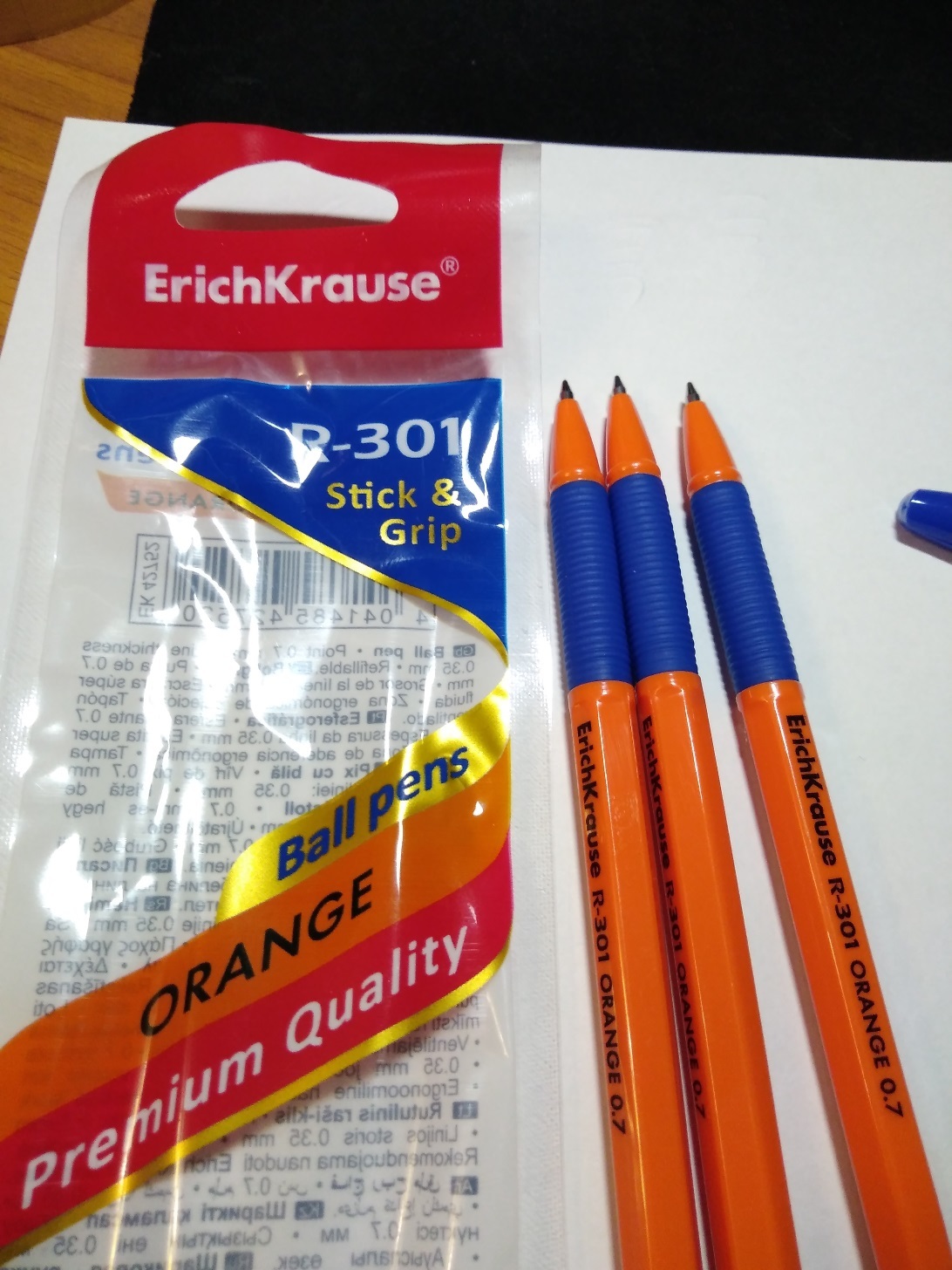 Фотография покупателя товара Набор ручек шариковых 3 штуки ErichKrause R-301 Orange Stick & Grip, узел 0.7 мм, чернила синие, резиновый упор, длина линии письма 1000 метров, европодвес - Фото 2