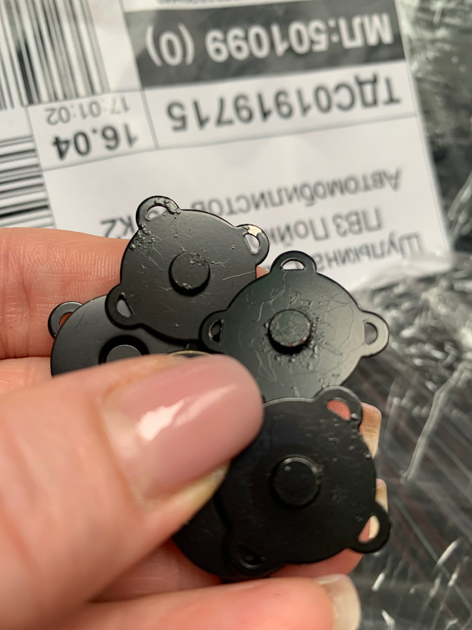 Фотография покупателя товара Кнопки магнитные, пришивные, d = 18 мм, 6 шт, цвет чёрный матовый